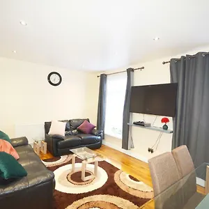 Modern 4 Bedroom Apartamento Londres